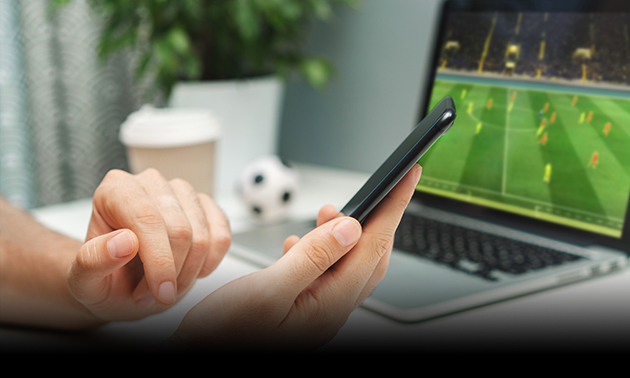 Deportistas de varias disciplinas junto al logo de la casa de apuestas Marathonbet.